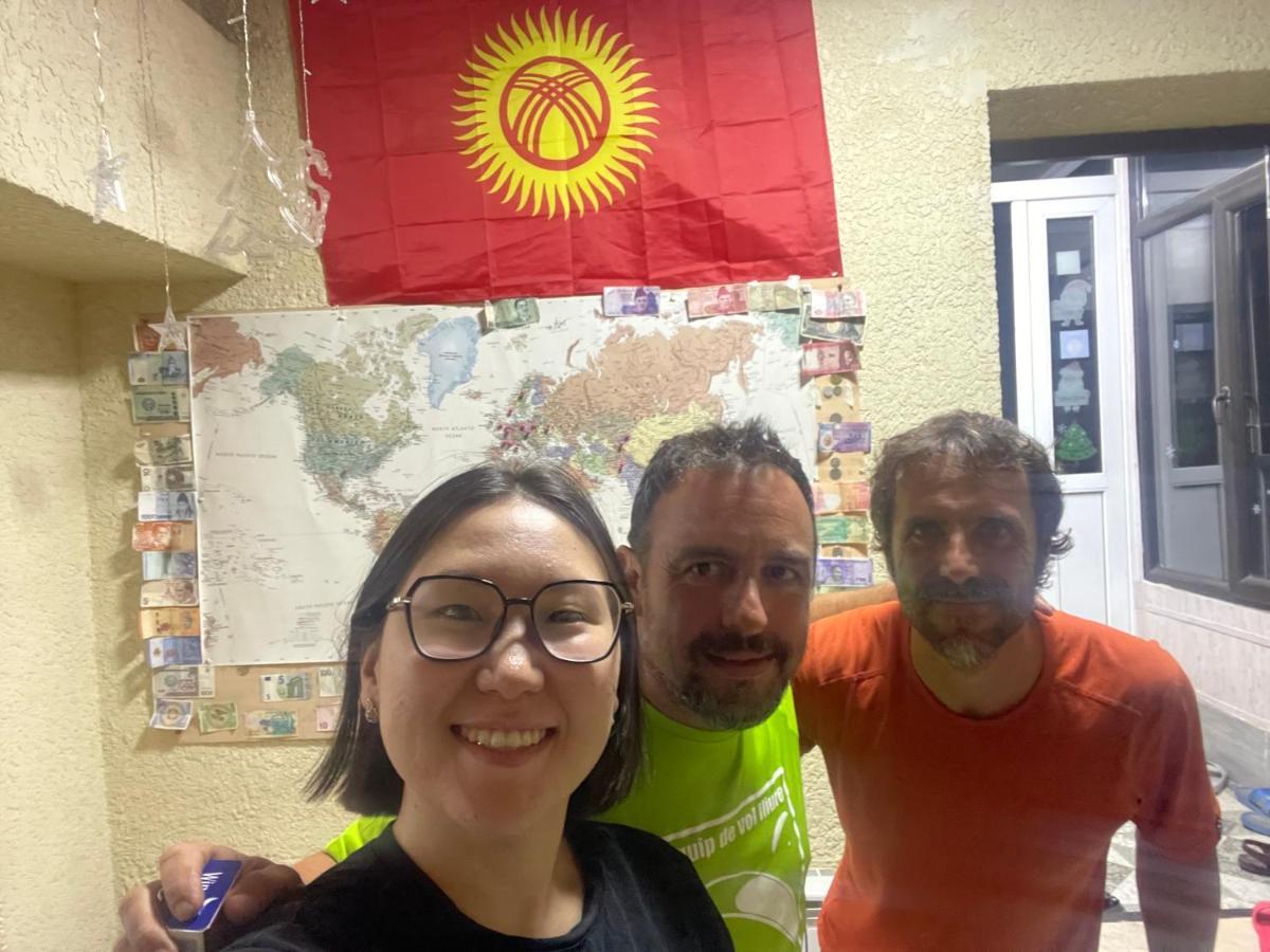 Sweet Home Hostel بيشكيك المظهر الخارجي الصورة