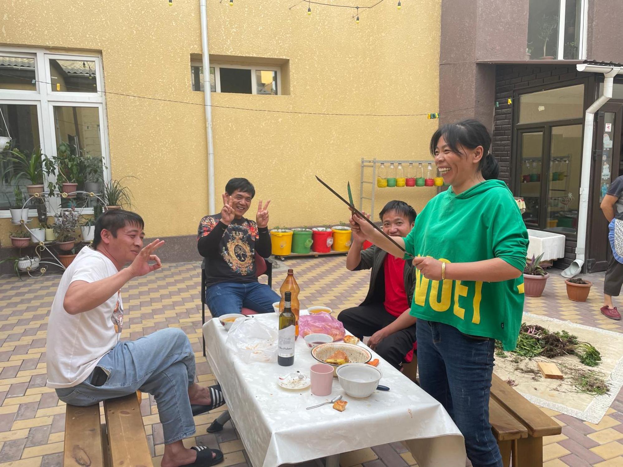Sweet Home Hostel بيشكيك المظهر الخارجي الصورة