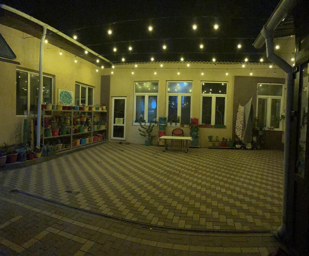 Sweet Home Hostel بيشكيك المظهر الخارجي الصورة