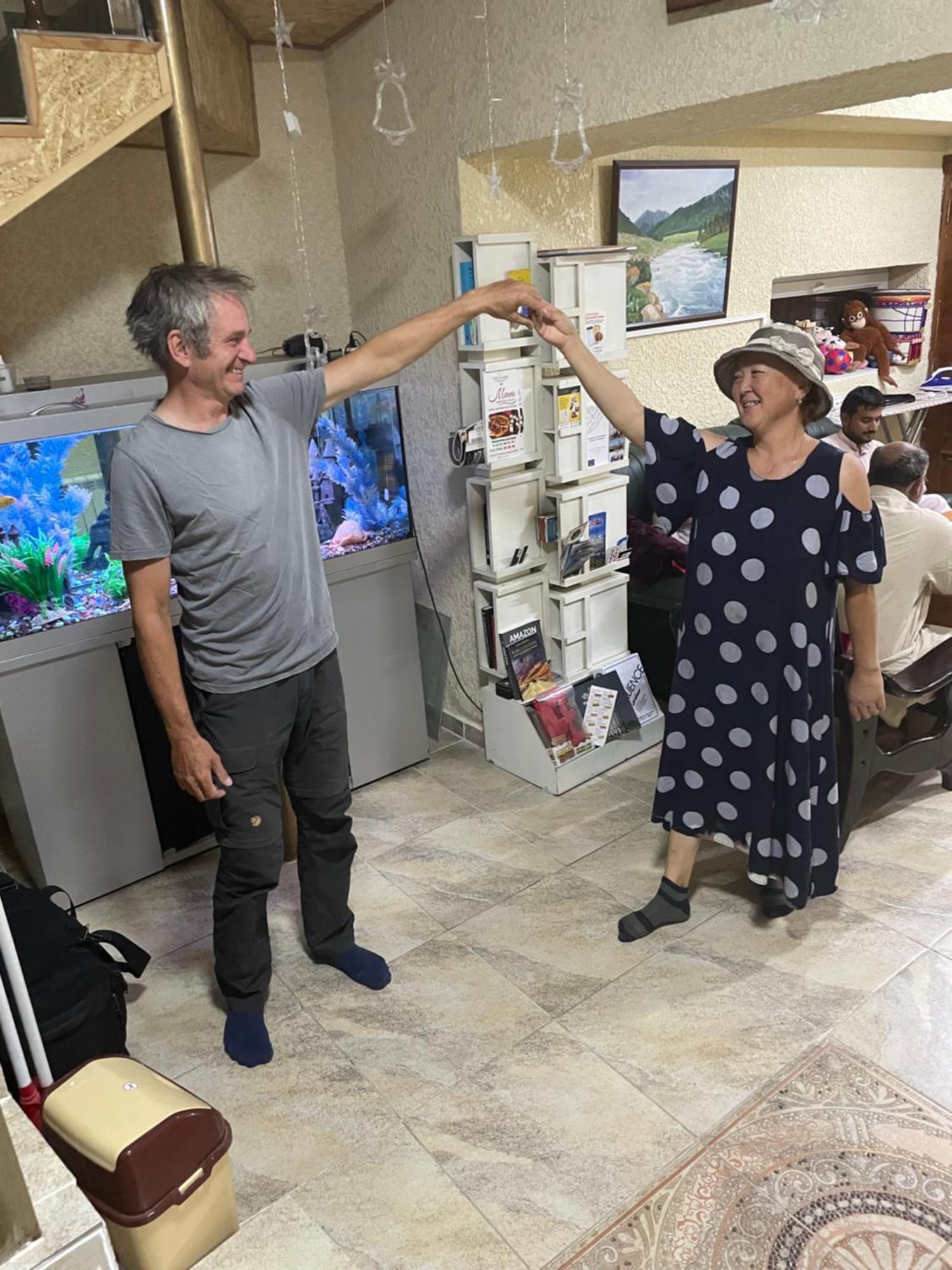 Sweet Home Hostel بيشكيك المظهر الخارجي الصورة
