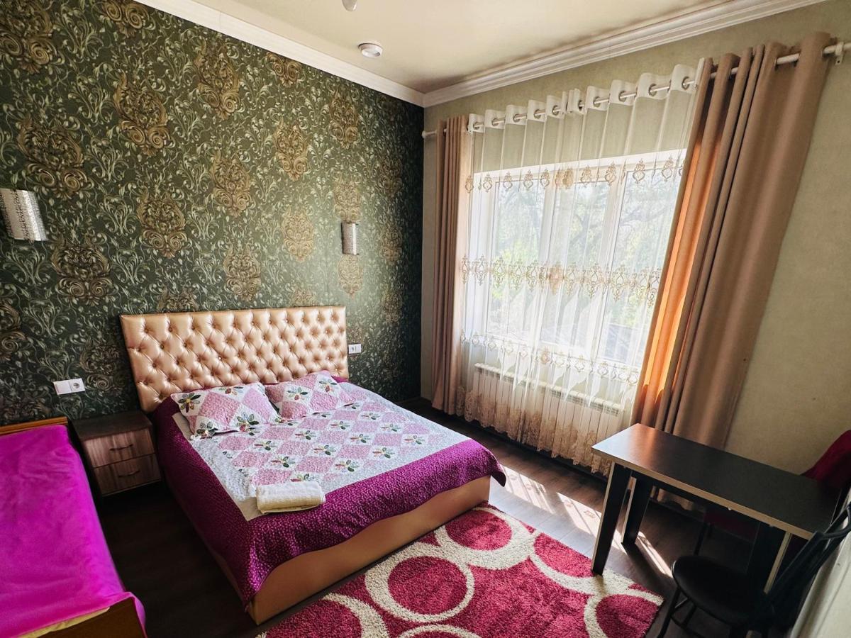 Sweet Home Hostel بيشكيك المظهر الخارجي الصورة