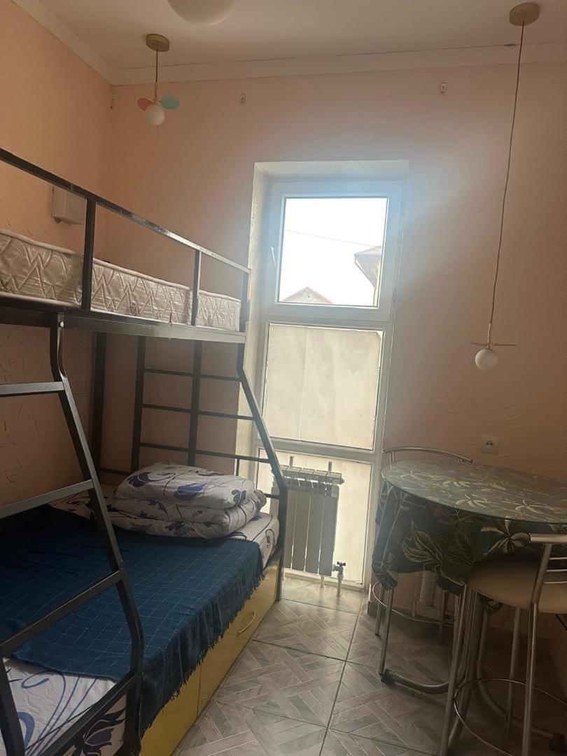 Sweet Home Hostel بيشكيك الغرفة الصورة